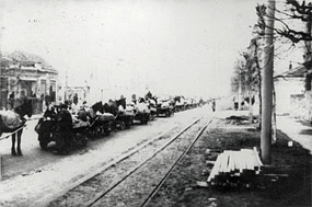 Jewish families on their way to the Semlin Judenlager